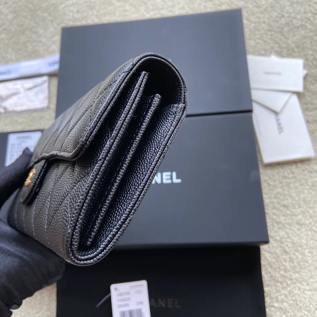460💰Xiaoxiang imported Italian grained calfskin Item number: A80758 Size: w19×h10.5×3cm Color: black fine ball grain leather with silver steel mark