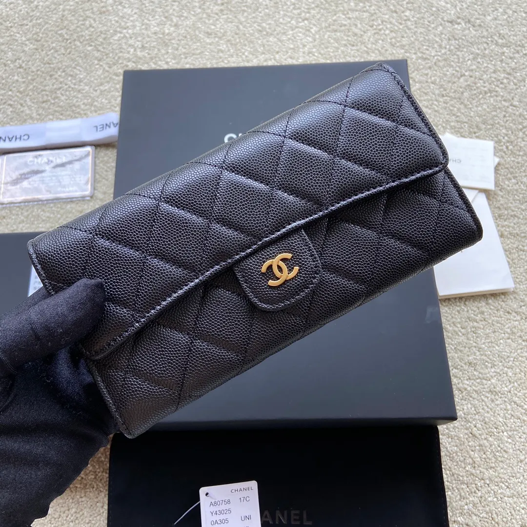 460💰Xiaoxiang imported Italian grained calfskin Item number: A80758 Size: w19×h10.5×3cm Color: black fine ball grain leather with silver steel mark