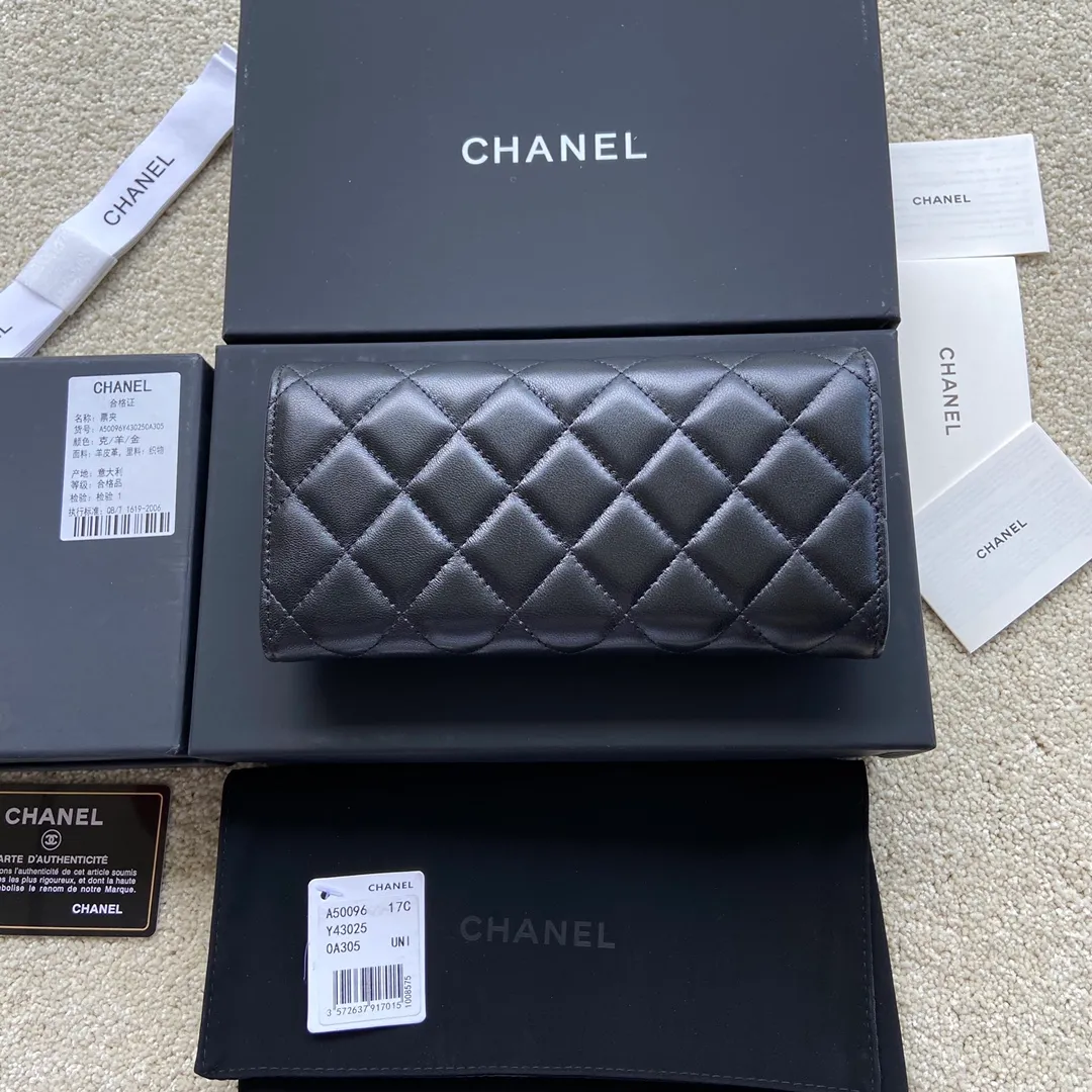 460💰Xiaoxiang imported Italian lambskin Item number: A50096 💰:480 Size: w19×h10.5×d3cm Color: black lambskin gold steel mark