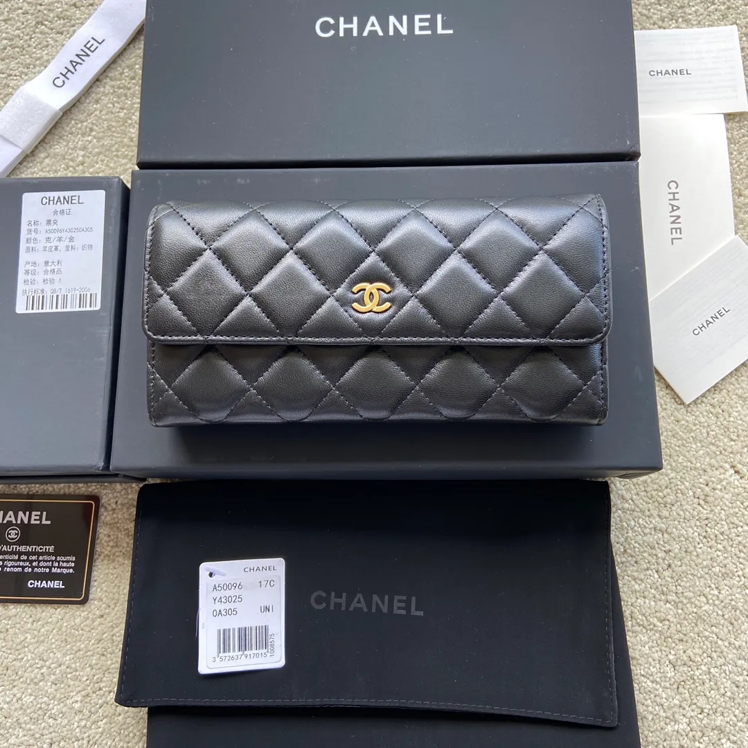 460💰Xiaoxiang imported Italian lambskin Item number: A50096 💰:480 Size: w19×h10.5×d3cm Color: black lambskin gold steel mark