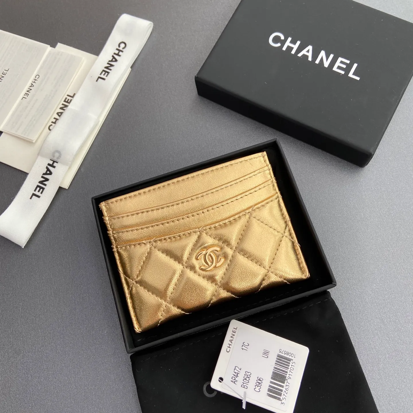 Xiaoxiang imported Italian leather Item number: A 4472 Price: 240 Size: w11×h10cm Color: Golden sheepskin Golden steel mark