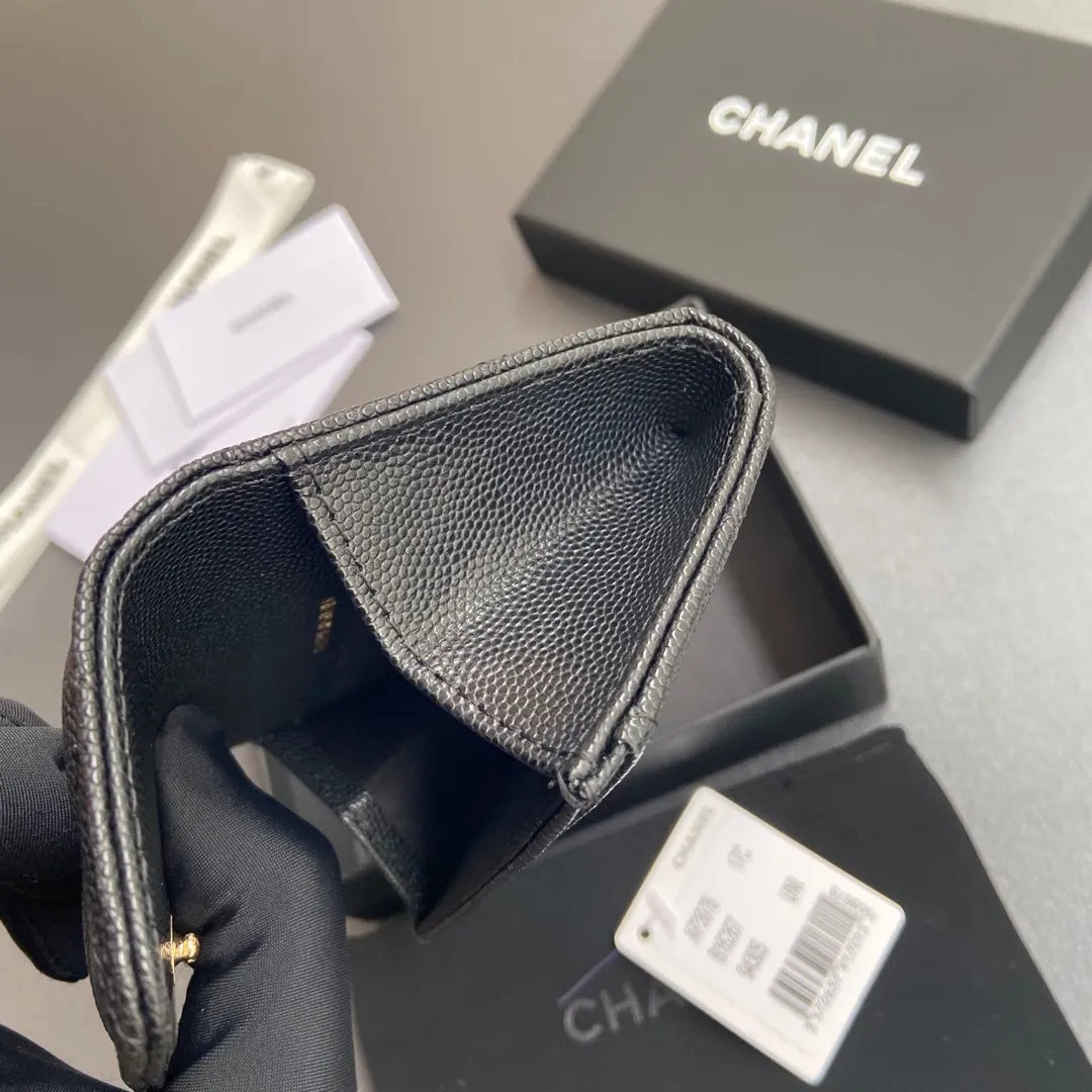 Xiaoxiang imported Italian fine ball grain cowhide Item number: AP7956 Price: 340 Size: w11×h7cm Color: black black ball grain light gold hardware