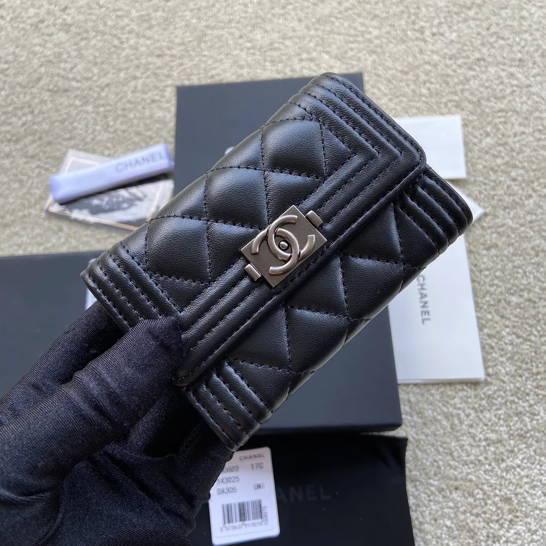 260💰Xiaoxiang imported Italian leather Item number: A80603 Size: w11×h8.5×d3cm Color: black sheepskin antique silver hardware