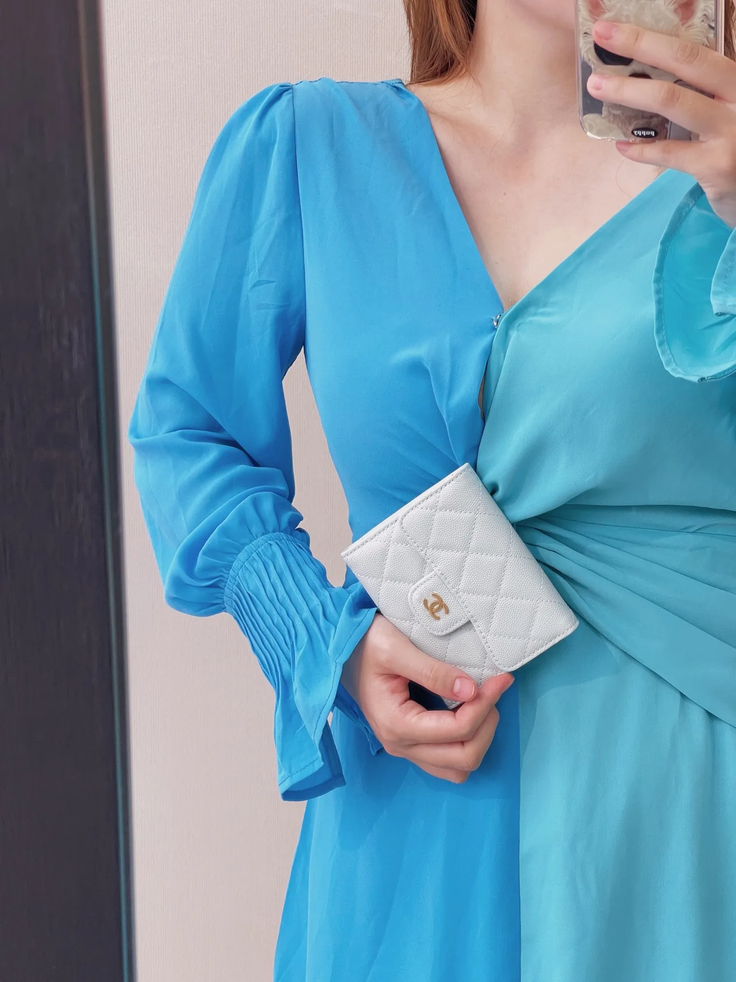 82288 Real shot of light blue upper body picture