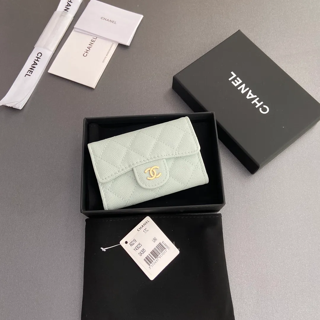 Xiaoxiang imported Italian leather Item number: AP438 (inner compartment with zipper) 💰: 280 Size: w11×h7cm Color: light blue fine ball pattern gold steel mark