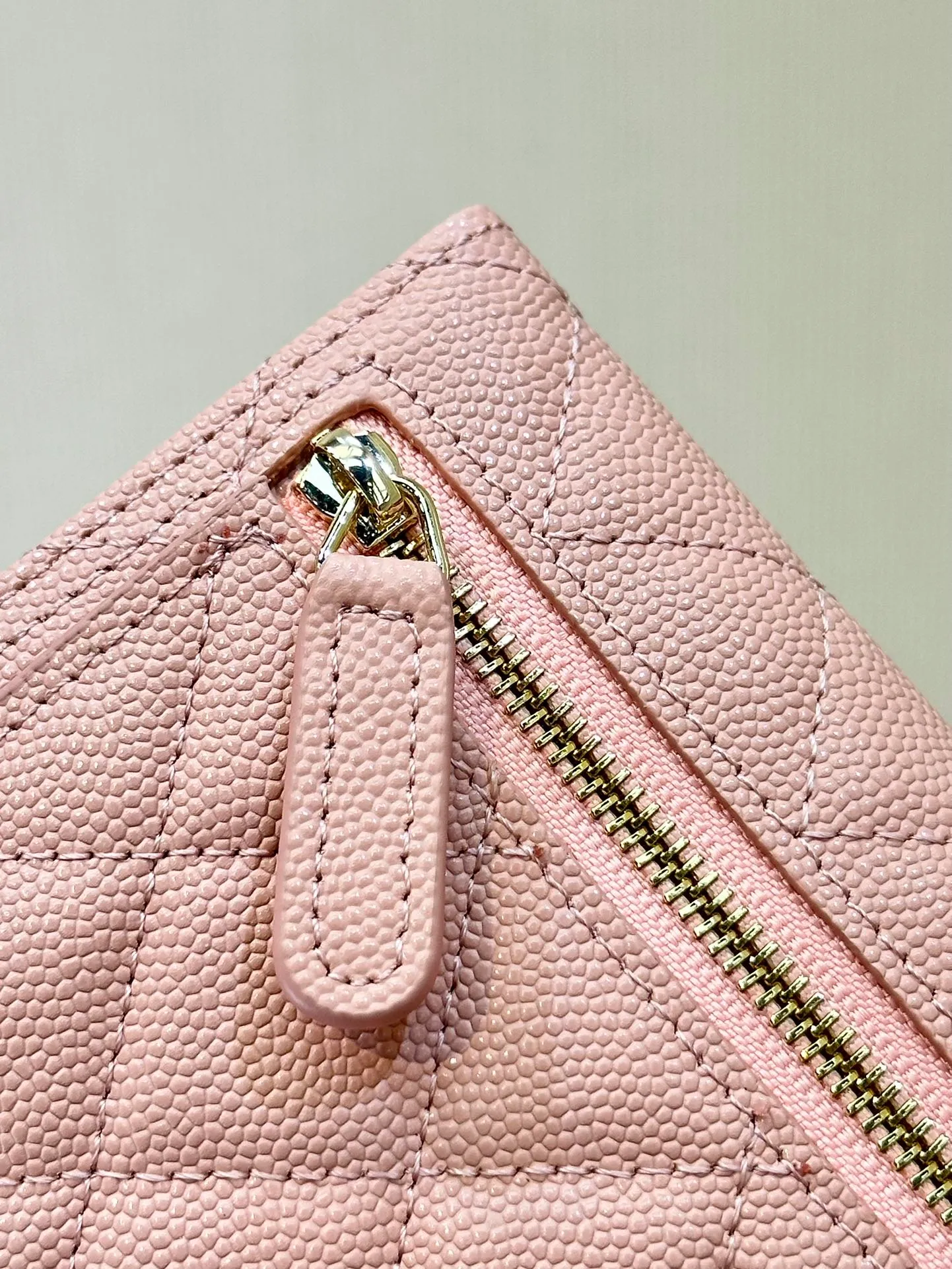 82288 Caviar Pink Gold