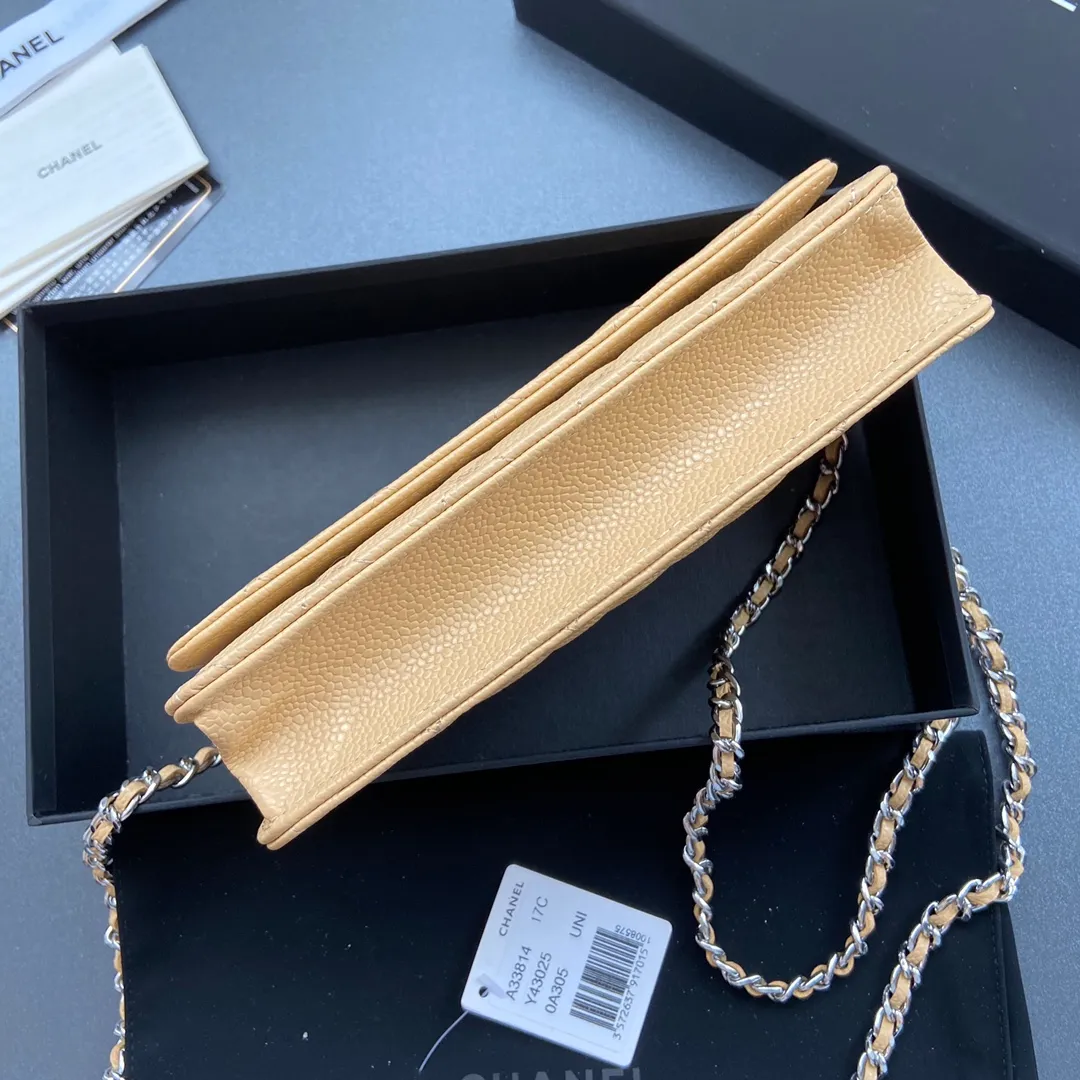 Snap button 600💰Xiaoxiang imported Italian calfskin Item number: A33814 Size: w20×h13×d3.5cm Color: apricot ball pattern silver buckle steel mark