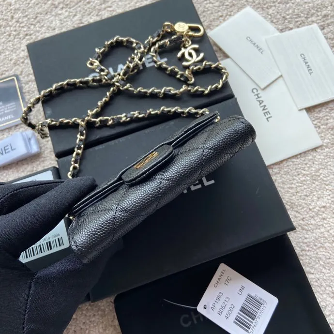 Xiaoxiang imported Italian leather Item number: AP3966 /A81081 chain small card holder) 💰: 420 Size: w11×h7cm Color: black fine ball pattern gold steel mark hardware