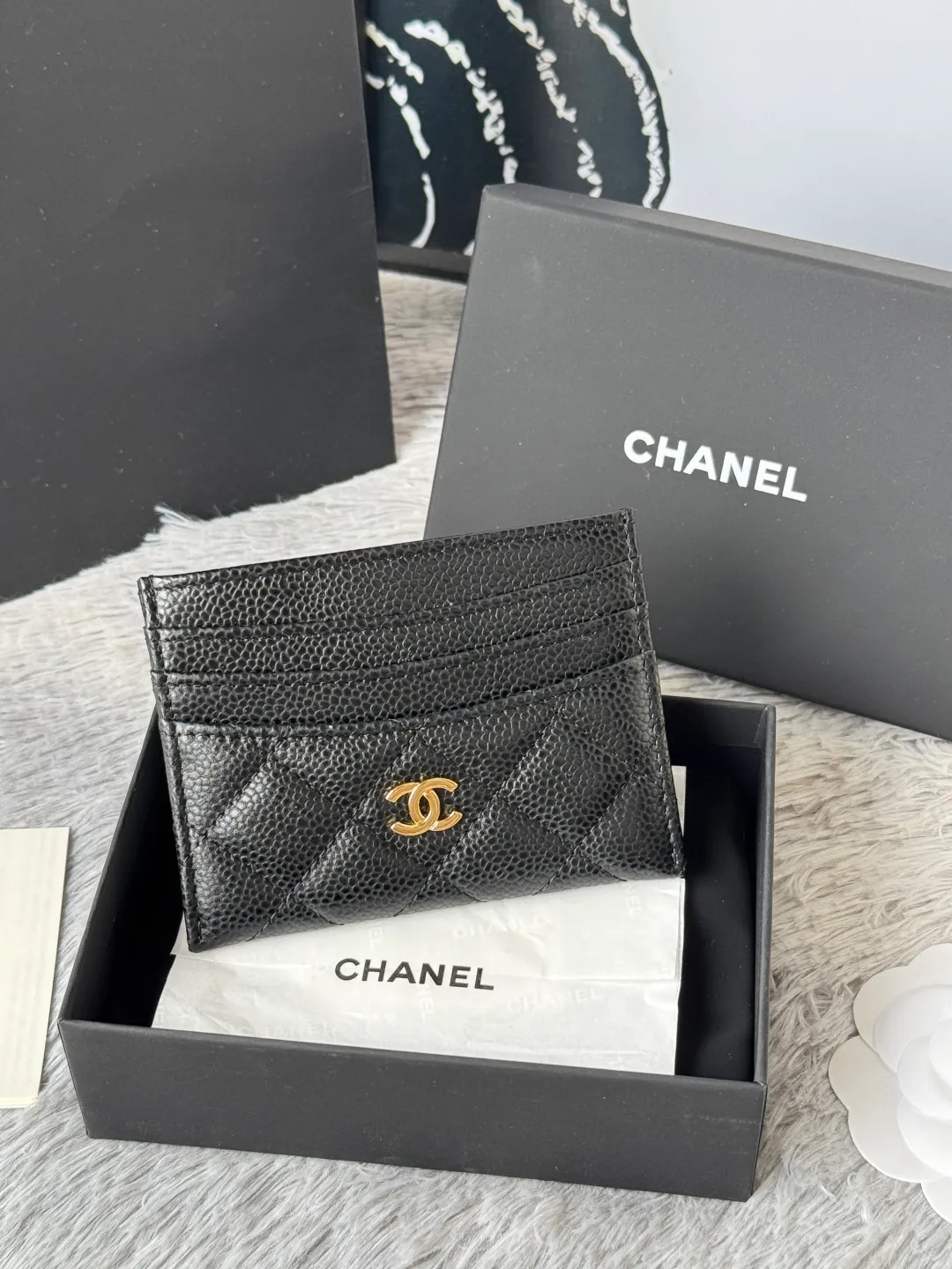 💰240💰 chanel 2025 new product card holder lambskin, seven card slots, can hold change, imported Italian lambskin + hardware logo, so beautiful, love it. The color is as shown in the picture, easy and fast storage, mini card holder No.: AP8944 Size: w11×h10cm