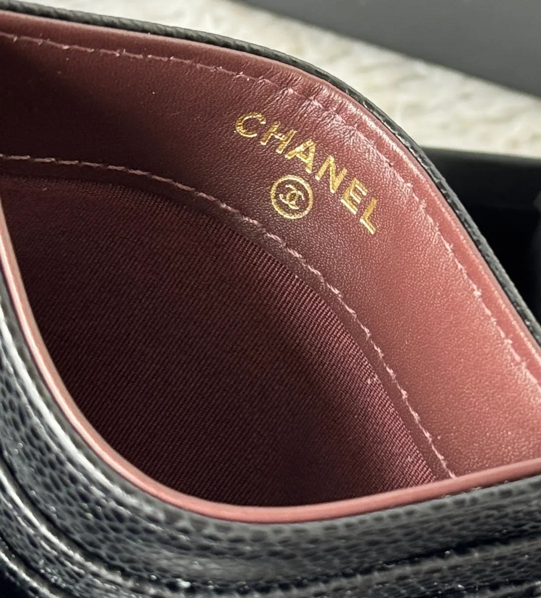 💰240💰 chanel 2025 new product card holder lambskin, seven card slots, can hold change, imported Italian lambskin + hardware logo, so beautiful, love it. The color is as shown in the picture, easy and fast storage, mini card holder No.: AP8944 Size: w11×h10cm