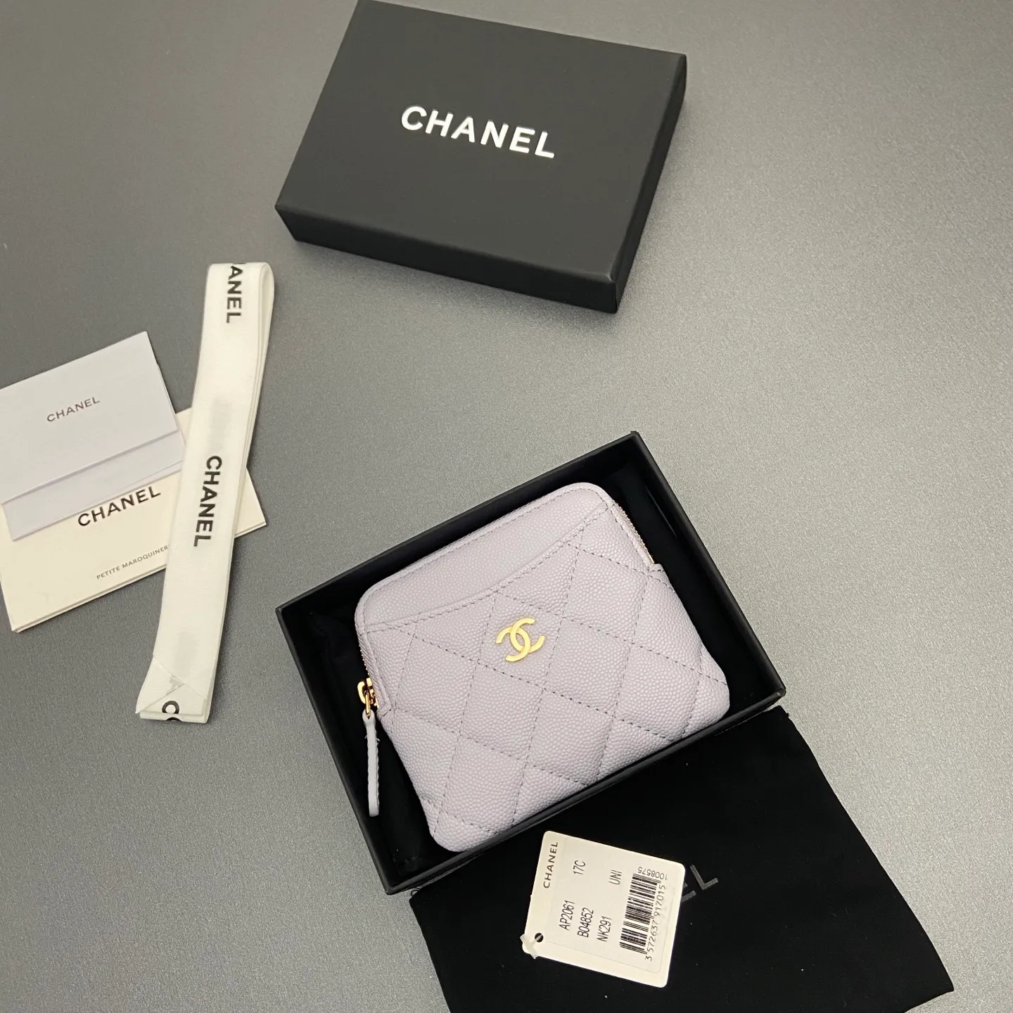 [Special grade hardware original leather] ¥380 Xiaoxiang small zipper bag card holder series Quilted card holder/wallet with iconic metal logo Gold tone metal hardware, special Italian imported leather 5 card slots, 1 small zipper bag No.: 2061 Light purple thin ball light gold hardware Size: w11.5×h10×d2cm