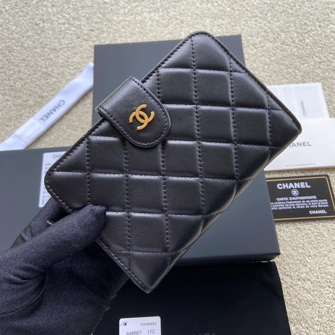 480💰Xiaoxiang imported Italian lambskin Item number: A48667 Height: w15×h10×d2.5cm Color: black sheepskin gold steel mark