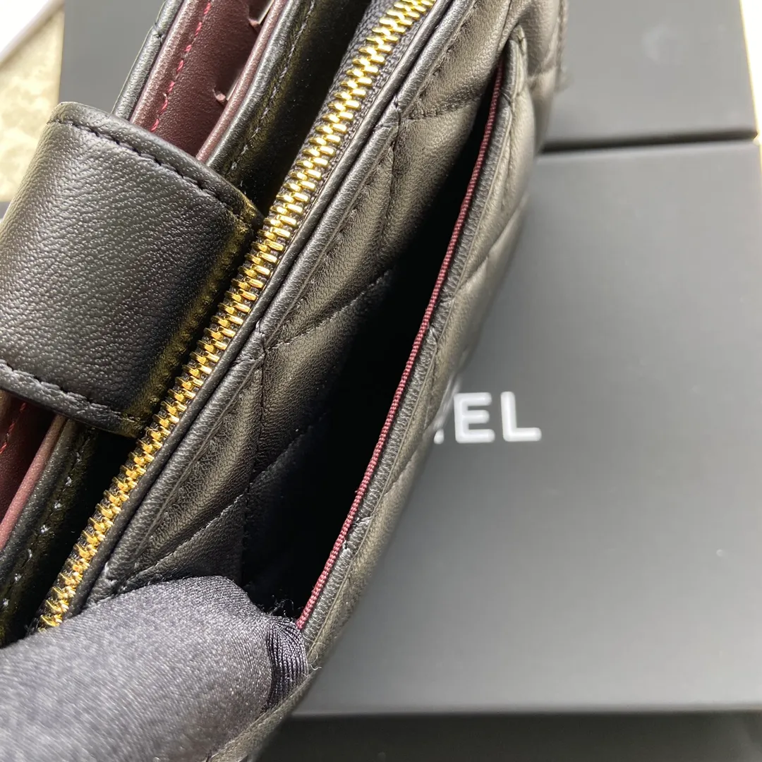 480💰Xiaoxiang imported Italian lambskin Item number: A48667 Height: w15×h10×d2.5cm Color: black sheepskin gold steel mark