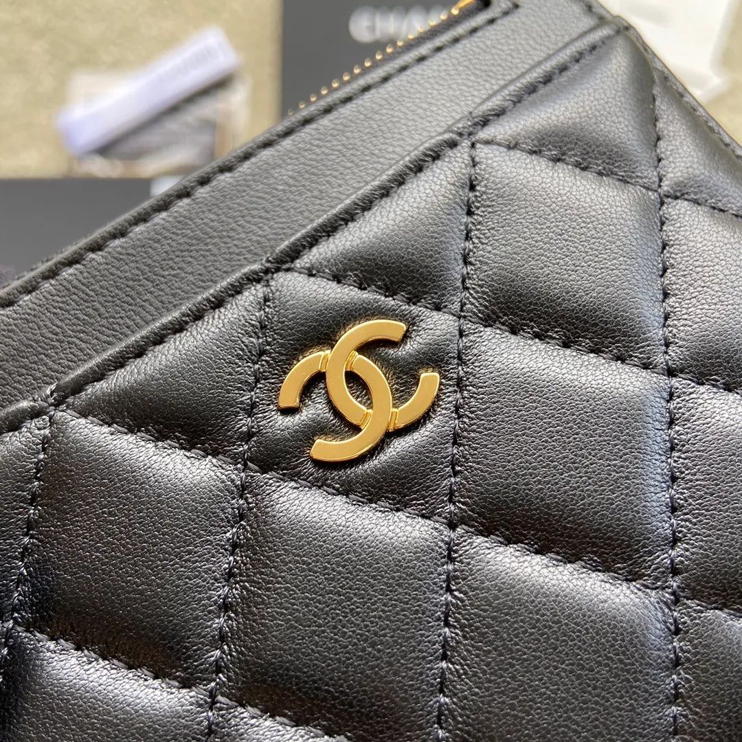240💰Xiaoxiang imported Italian leather Item number: A84105 Size: w.11.5×h9cm Color: black sheepskin gold steel mark