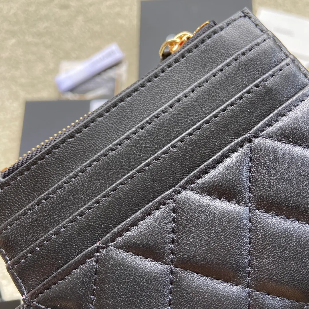 240💰Xiaoxiang imported Italian leather Item number: A84105 Size: w.11.5×h9cm Color: black sheepskin gold steel mark