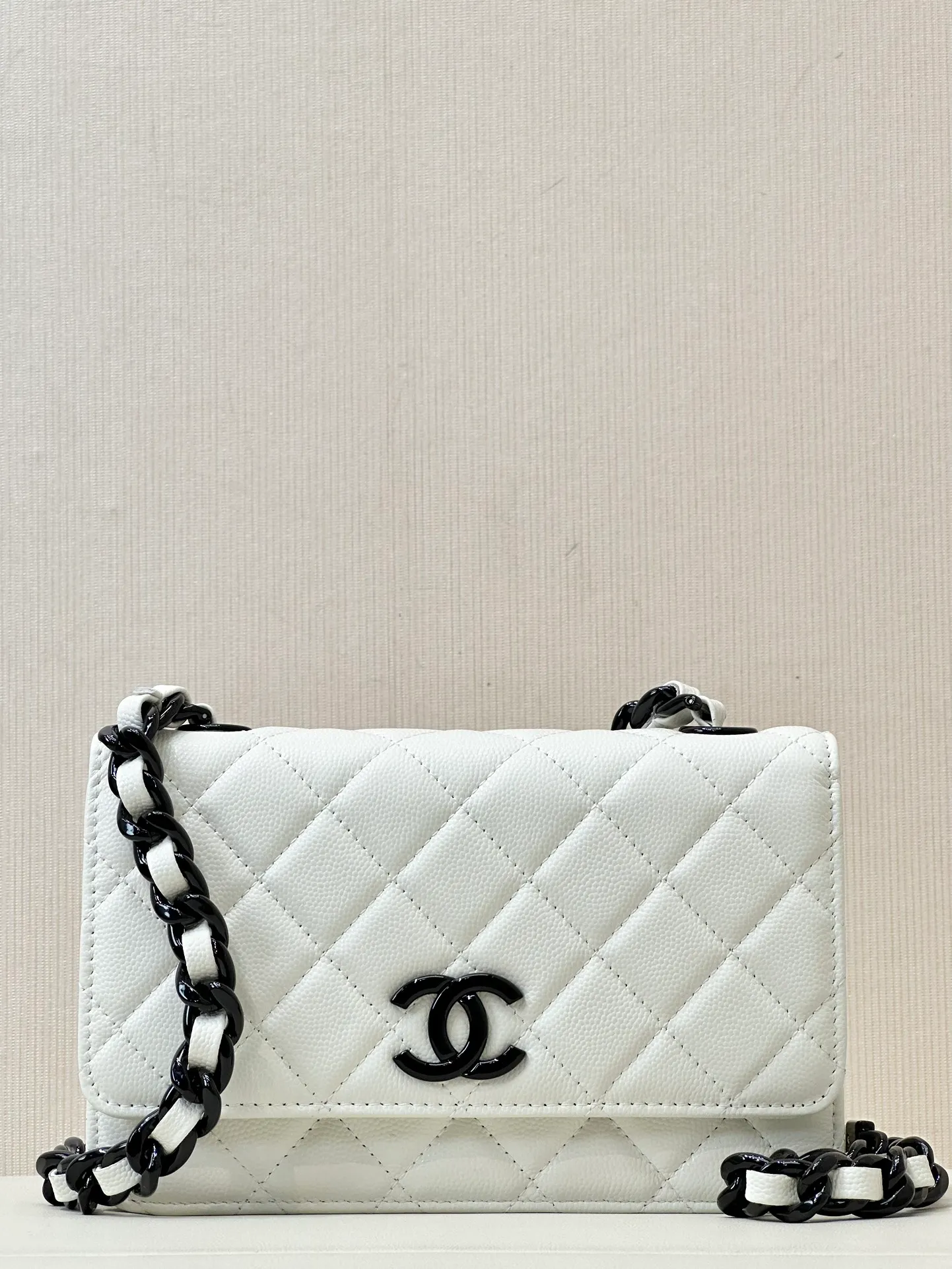 81059 white