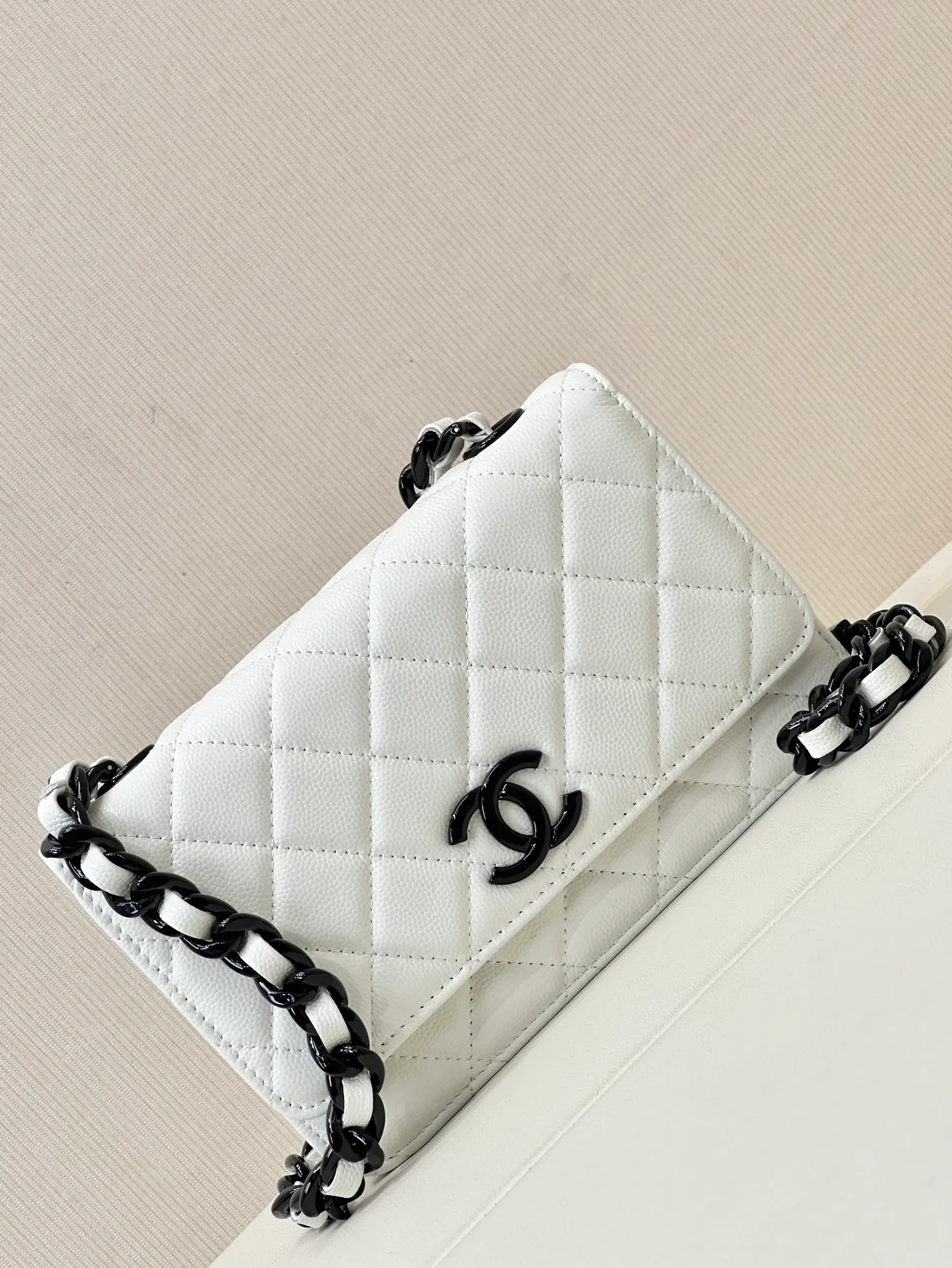 81059 white