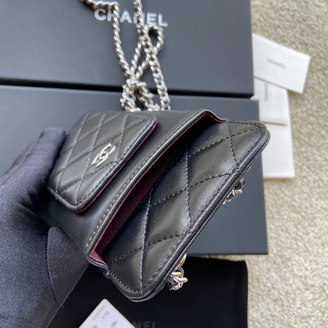 Xiaoxiang imported Italian sheepskin Item number: AP1980 Price: 540 Color: black sheepskin with silver steel mark Size: w18.5×h9×d3cm