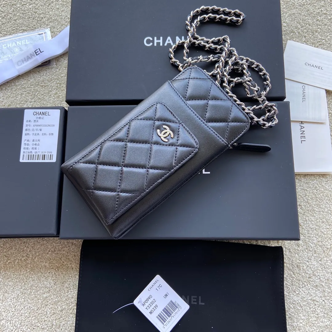 Xiaoxiang imported Italian sheepskin Item number: AP1980 Price: 540 Color: black sheepskin with silver steel mark Size: w18.5×h9×d3cm
