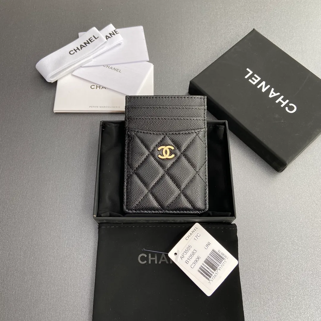 [Special grade hardware original leather] ¥240 Xiaoxiang card holder series Quilted card holder with iconic metal logo Gold-toned metal hardware, exclusive Italian imported leather 5 card slots No.: 3595 Size: w8×11.5cm