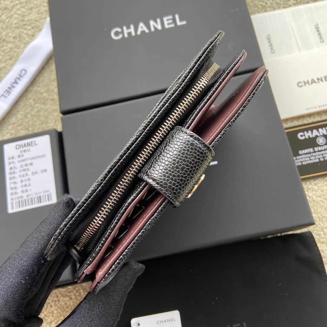 480💰Xiaoxiang imported Italian grained calfskin Item number: A48667 Height: w15×h10×d2.5cm Color: black ball pattern silver steel mark