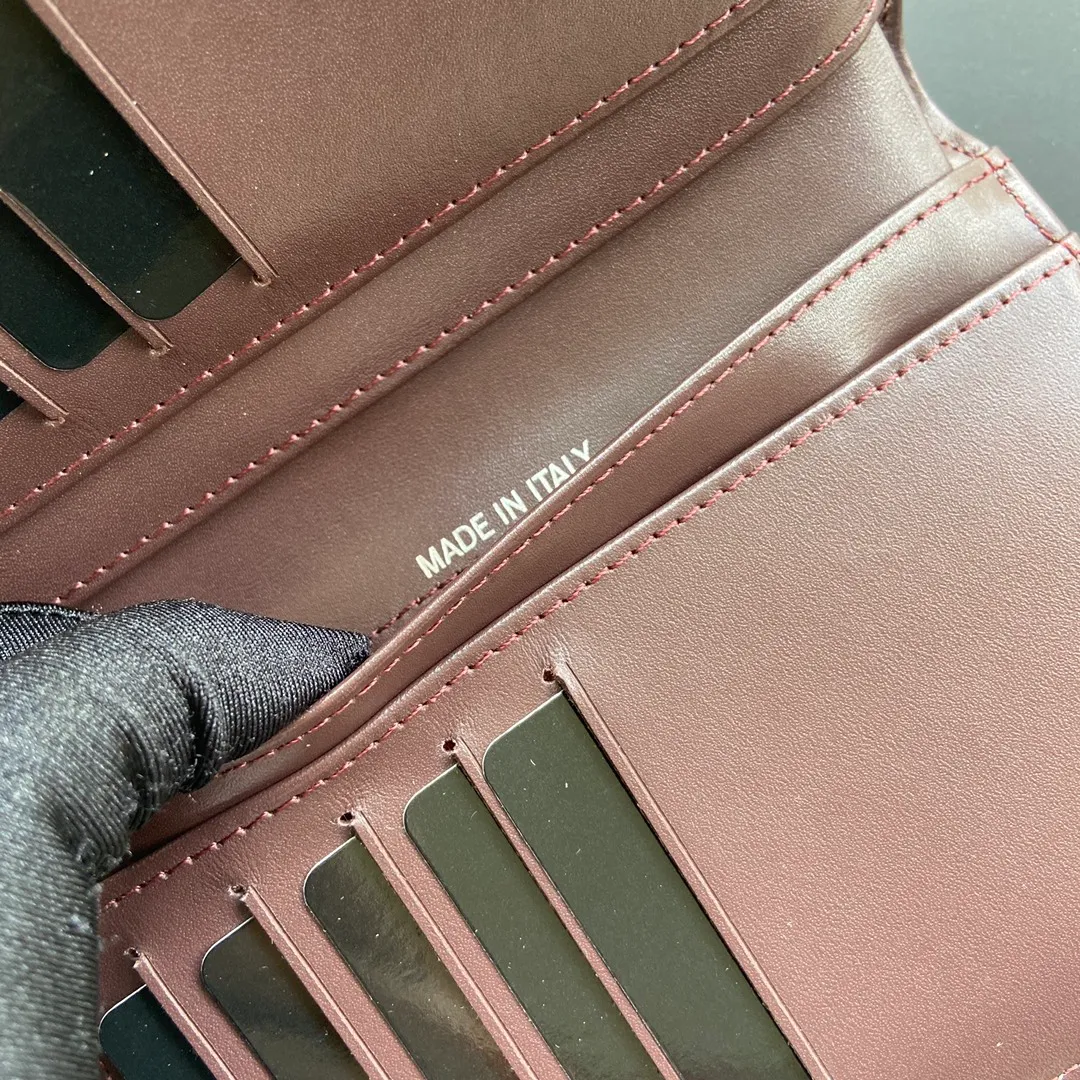 480💰Xiaoxiang imported Italian grained calfskin Item number: A48667 Height: w15×h10×d2.5cm Color: black ball pattern silver steel mark