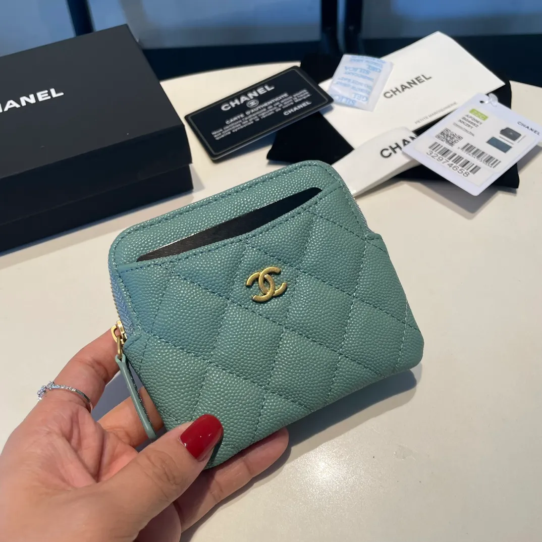 💰420😊Upgraded version💋Chanel🆕 New color colorful fine ball caviar cowhide🐂Classic zipper bag with multiple card slots for change. It can also bring convenience to various bank cards, supermarket cards, shopping cards, and membership cards. It is so small and easy to carry. It is the most fashionable and popular element of coin purses. Do you own it? Comes with the latest complete set of packaging 2061🍃size: 12*9.5cm