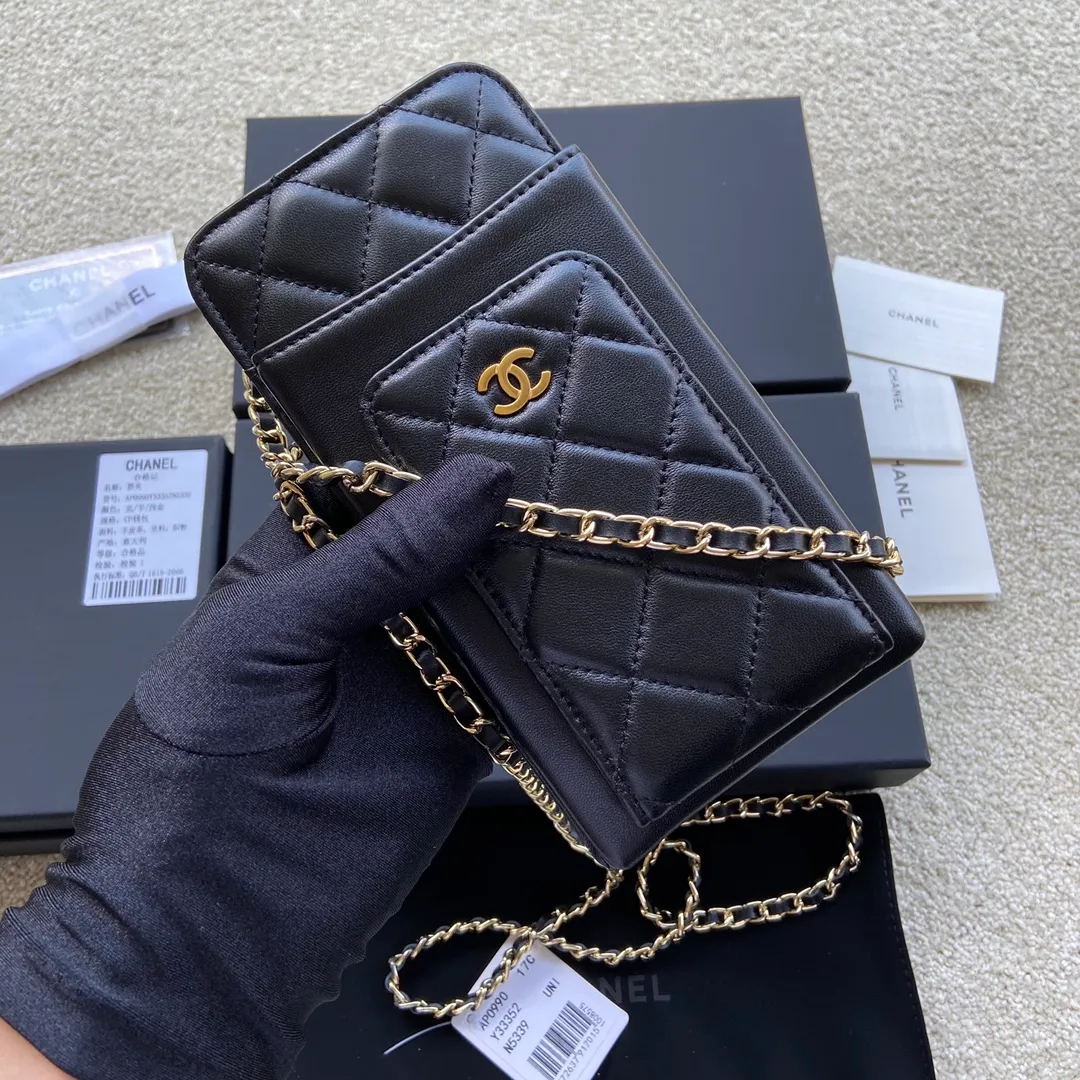 Xiaoxiang imported Italian sheepskin Item number: AP1980 Price: 540 Color: black sheepskin with golden steel mark Size: w18.5×h9×d3cm