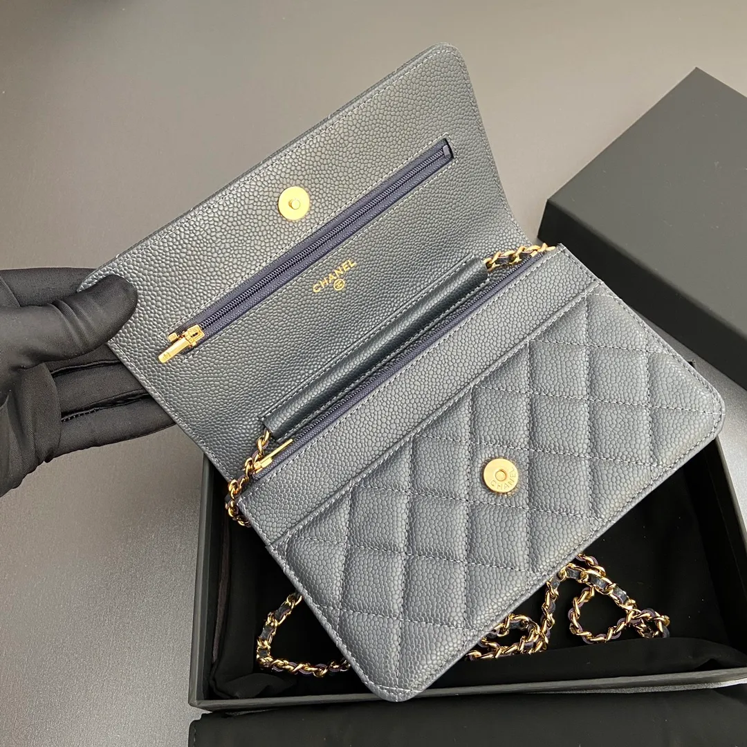 💰640 Xiaoxiang imported Italian grained calfskin Item number: A0250 Size: w20×h13×d3.5cm Color: royal blue ball pattern gold steel mark