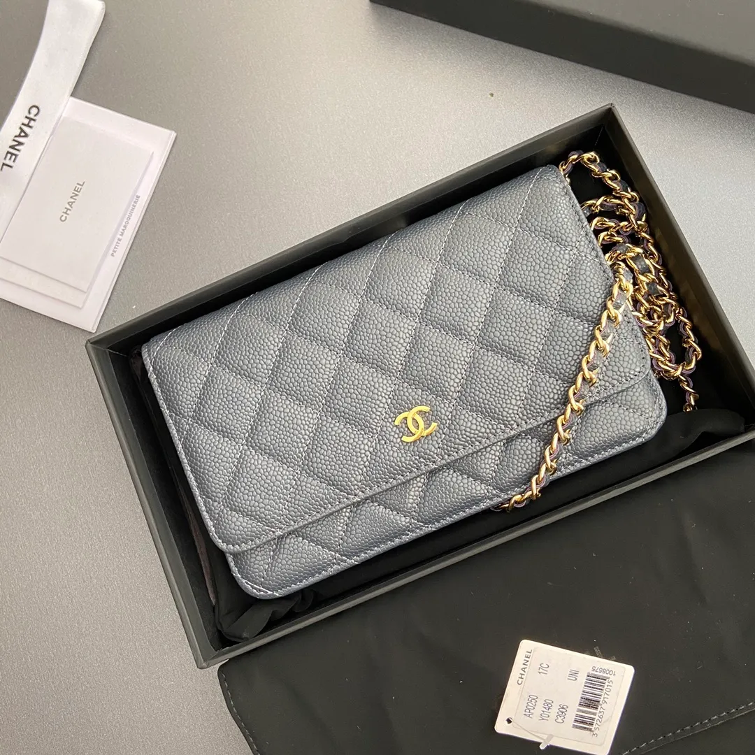 💰640 Xiaoxiang imported Italian grained calfskin Item number: A0250 Size: w20×h13×d3.5cm Color: royal blue ball pattern gold steel mark