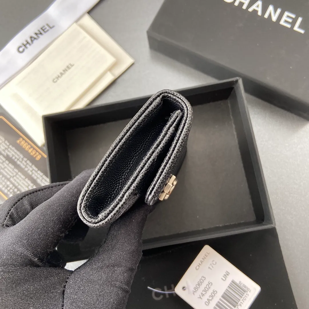 260💰Xiaoxiang imported Italian leather Item number: A80603 Size: w11×h8.5×d3cm Color: Black fine ball pattern antique silver hardware