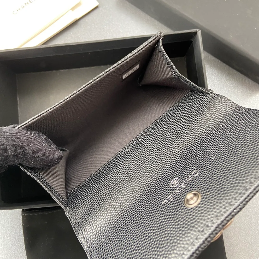 260💰Xiaoxiang imported Italian leather Item number: A80603 Size: w11×h8.5×d3cm Color: Black fine ball pattern antique silver hardware