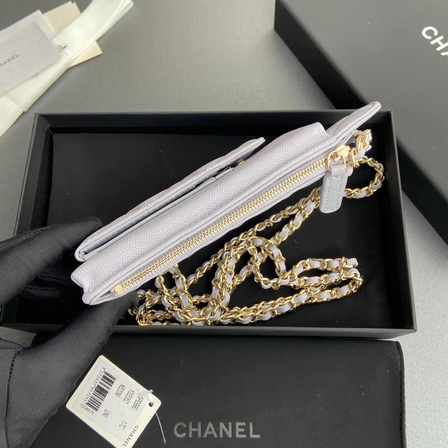 Xiaoxiang imported Italian grain cowhide Item number: AP1980 Price: 540 Color: light purple fine ball pattern gold buckle Size: w18.5×h9×d3cm