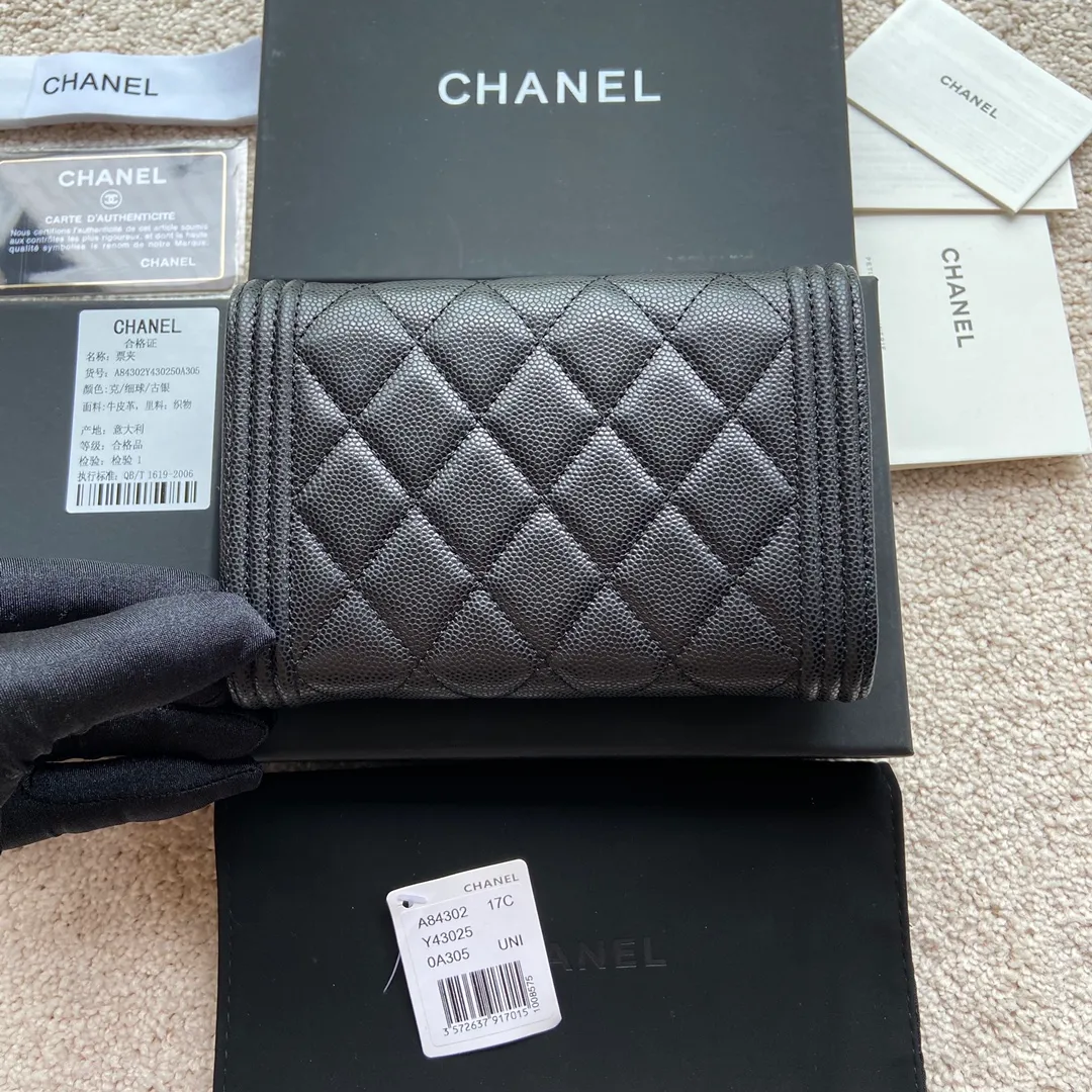 500💰Xiaoxiang imported Italian grained calfskin Item number: A84302 Size: w15×h10×d2.5 Color: black fine ball pattern antique silver mark