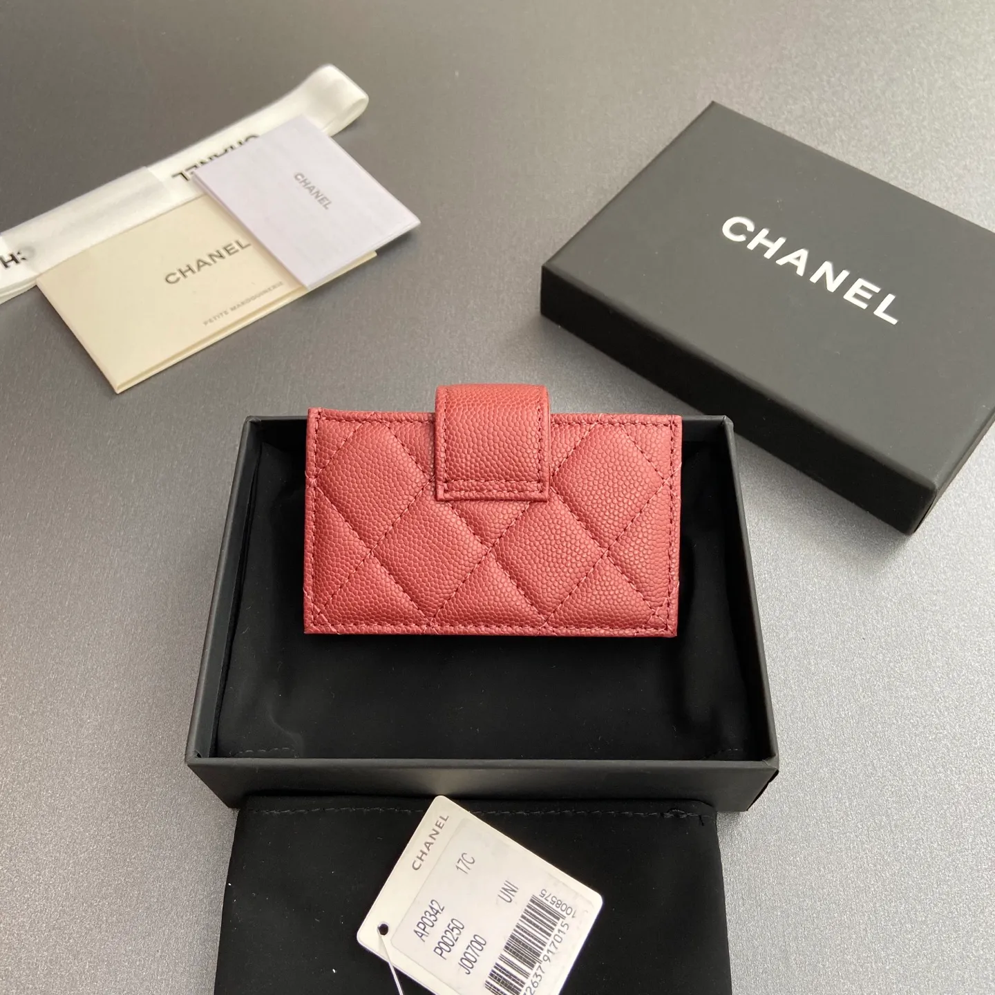 [Special grade hardware original leather] ¥400 Small fragrant organ multi-card slot card holder series with iconic metal logo Gold-toned metal hardware, exclusive Italian imported leather 6 card slots No.: 0342 Burgundy fine ball pattern gold steel mark Size: w10×h6×2cm
