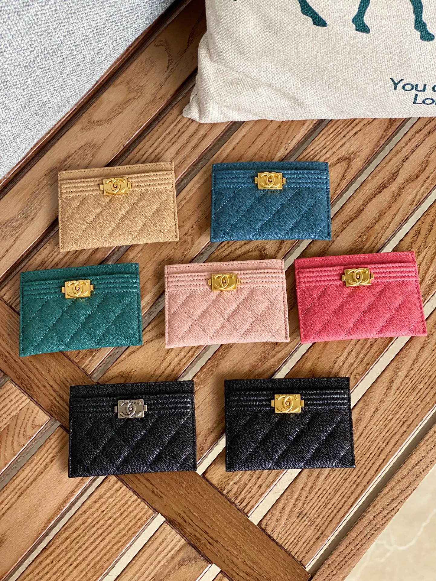 84431 Caviar 7 colors