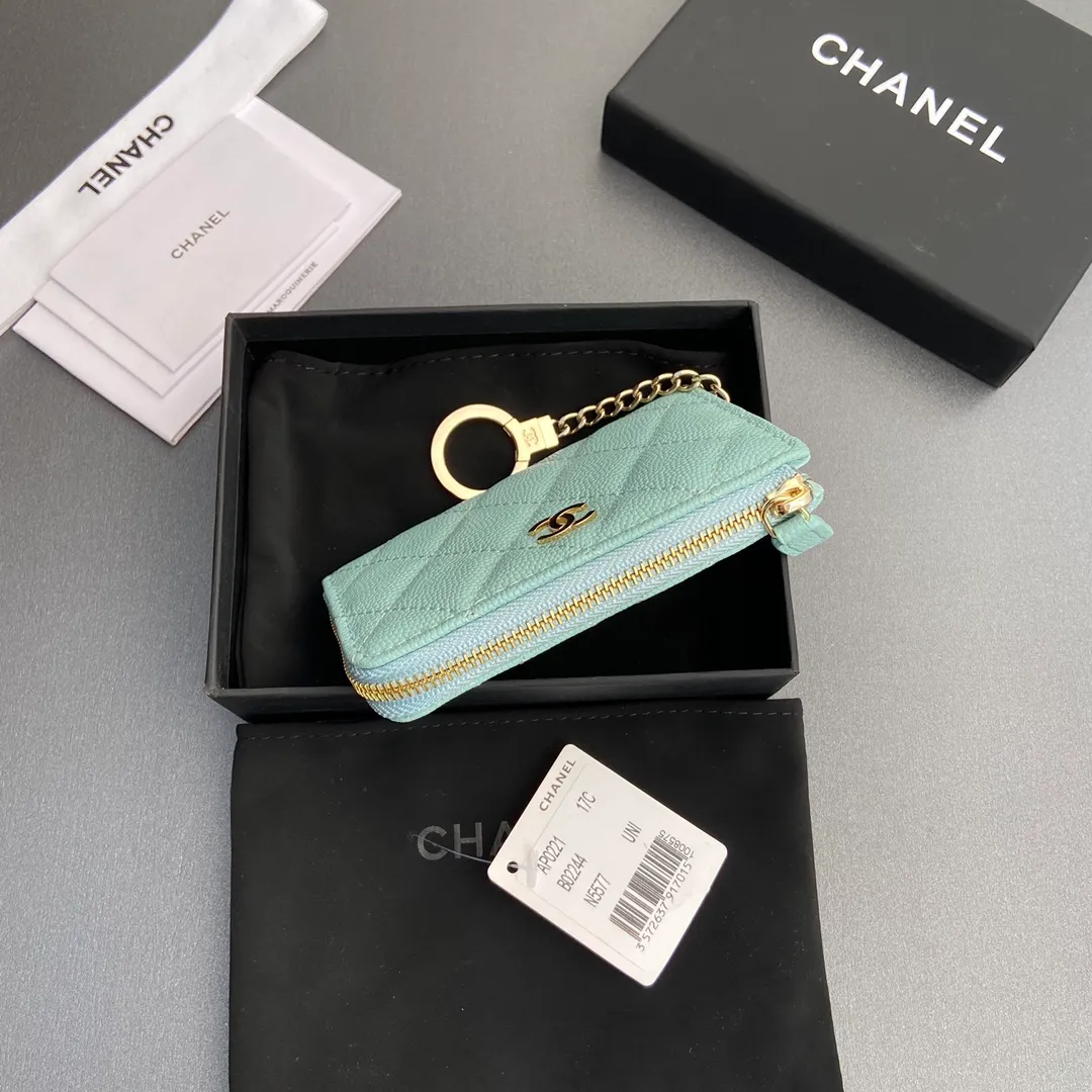 [Special grade hardware original leather] 💰320 Xiaoxiang small zipper bag card holder series Hook chain quilted card holder with iconic metal logo Gold tone metal hardware, special Italian imported leather 1 card slot wallet bag, 1 hook chain Number: 0221 Haze blue thin ball light gold Size: w11.5×h7.5×1.5cm