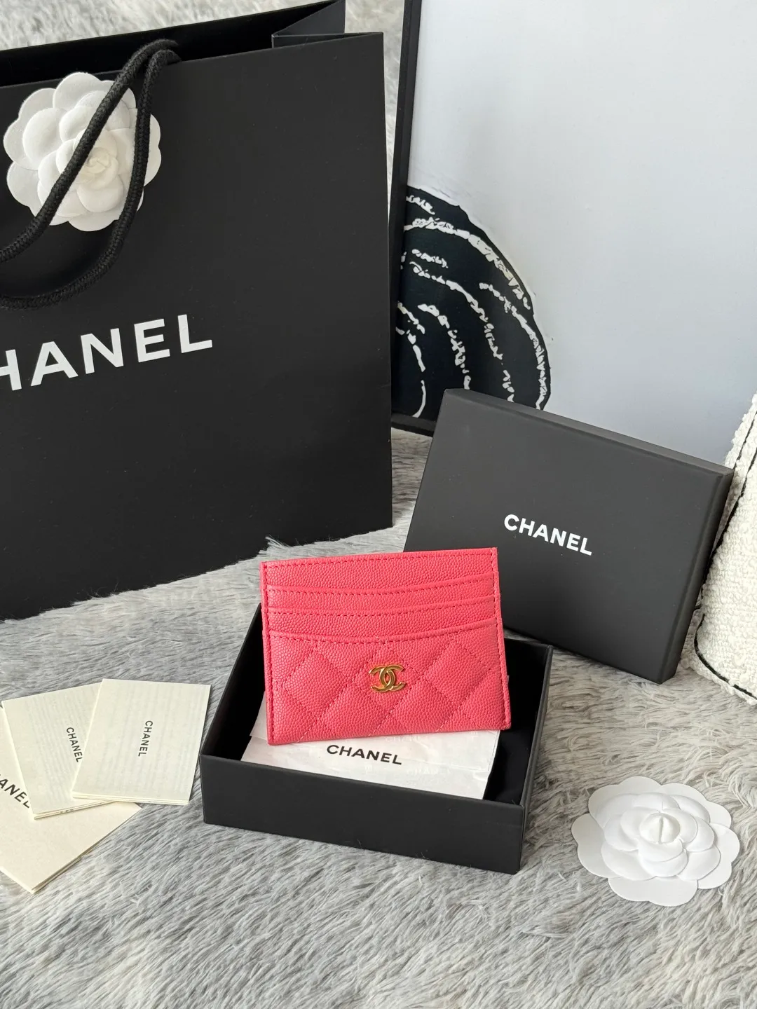 💰240💰 chanel 2025 new product card holder lambskin, seven card slots, can hold change, imported Italian lambskin + hardware logo, so beautiful, love it. The color is as shown in the picture, easy and fast storage, mini card holder No.: AP8944 Size: w11×h10cm