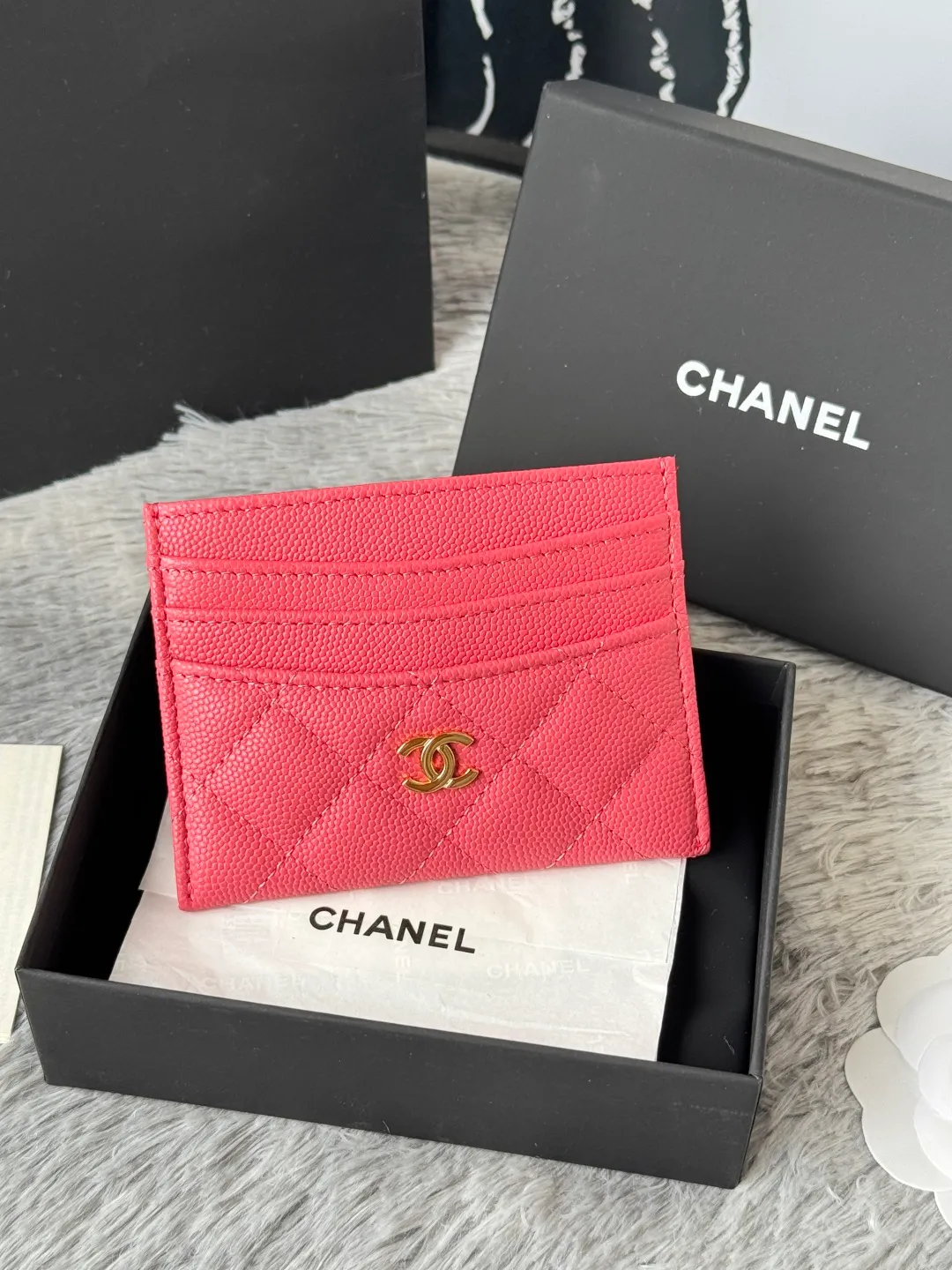 💰240💰 chanel 2025 new product card holder lambskin, seven card slots, can hold change, imported Italian lambskin + hardware logo, so beautiful, love it. The color is as shown in the picture, easy and fast storage, mini card holder No.: AP8944 Size: w11×h10cm