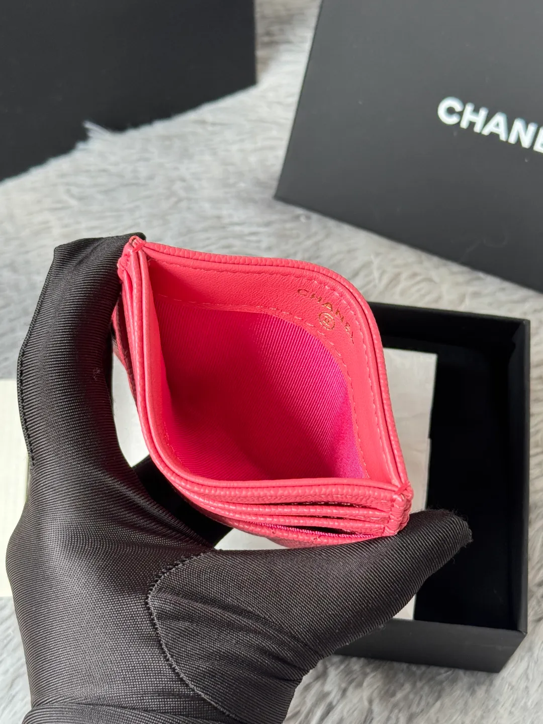 💰240💰 chanel 2025 new product card holder lambskin, seven card slots, can hold change, imported Italian lambskin + hardware logo, so beautiful, love it. The color is as shown in the picture, easy and fast storage, mini card holder No.: AP8944 Size: w11×h10cm