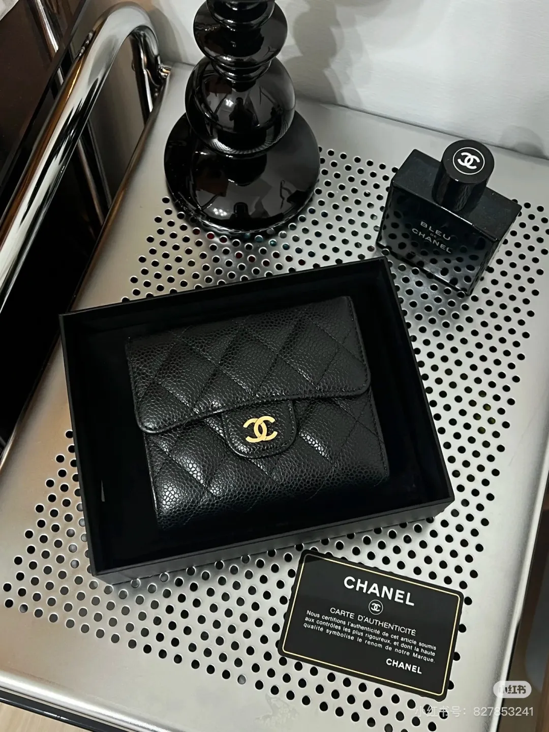 82288 30% off cf wallet, can hold cards, convenient for cash storage