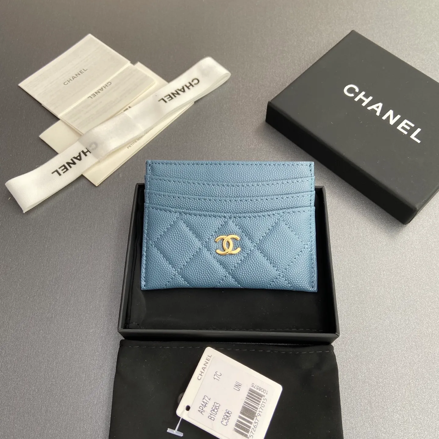Xiaoxiang imported Italian leather Item number: A 4472 Price: 240 Size: w11×h10cm Color: Haze blue fine ball golden steel mark