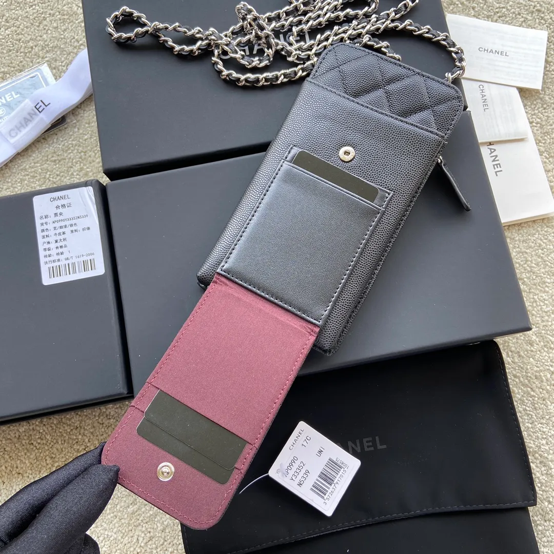 Xiaoxiang imported Italian grain cowhide Item number: AP1980 Price: 540 Color: black ball pattern silver buckle Size: w18.5×h9×d3cm