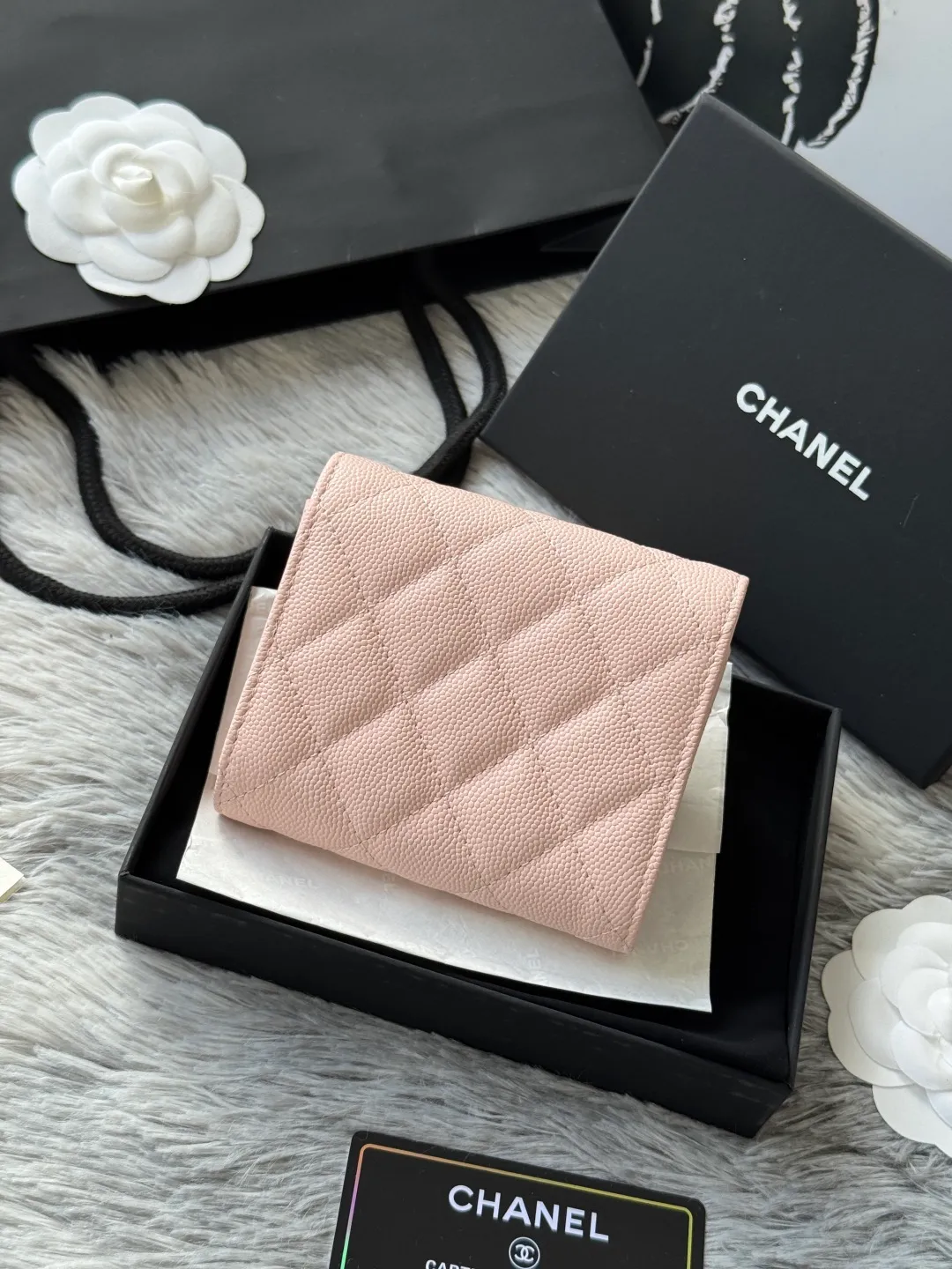 💰480💰 4050 autumn five-pointed star new tri-fold wallet chanel caviar cowhide made with rhombus pattern original quality. Exclusive real shot There is a coin bag inside that can hold hundred-yuan bills, coins and credit cards Number: 4810 Size: 10.5x11.5x3cm.