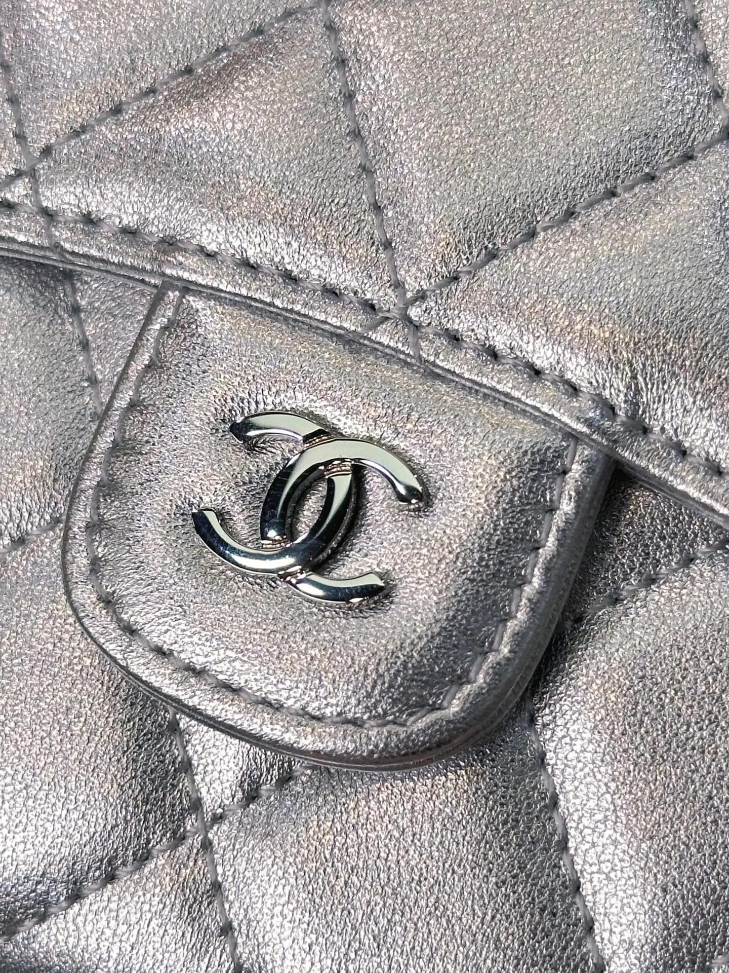 82288 silver sheepskin CF