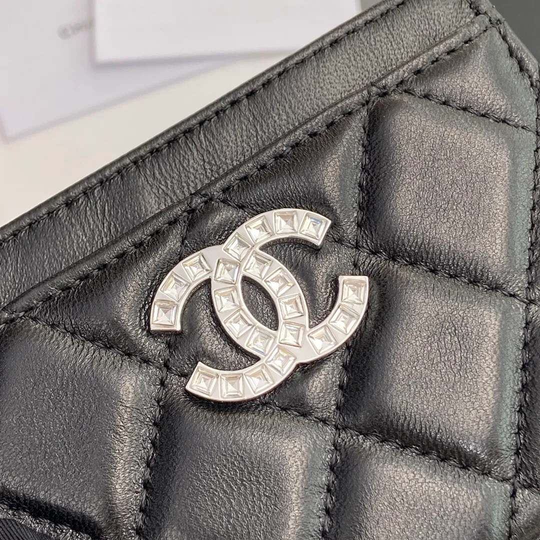 Xiaoxiang imported Italian lambskin Item number: AP7974 💰: 280 Size: w11×7.5cm Color: black sheepskin Usage: card holder