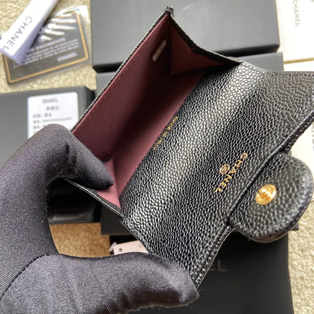 Xiaoxiang imported Italian leather Item number: AP428 Price: 300 Size: w11×h7cm Color: Black ball pattern gold steel mark