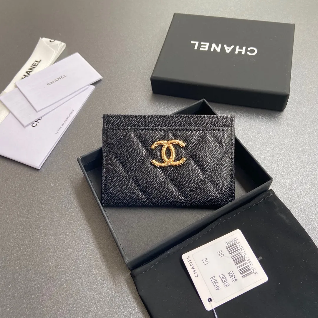 Xiaoxiang imported Italian grained calfskin Item No.: AP7956 Price: 320 Color: Black fine ball pattern light gold