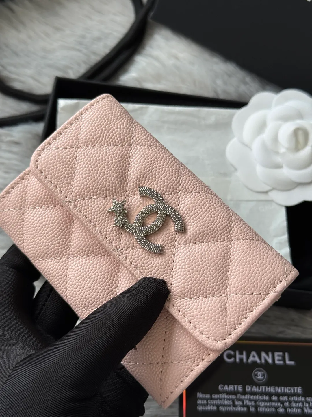 💰340 💰 4050 Autumn new product bi-fold card holder chanel hijab card holder can hold credit card and change made of caviar cowhide exclusive real shot with new luogo zipper compartment inside original single quality details are beautiful No.: 4812 size: 11x8.5x3cm