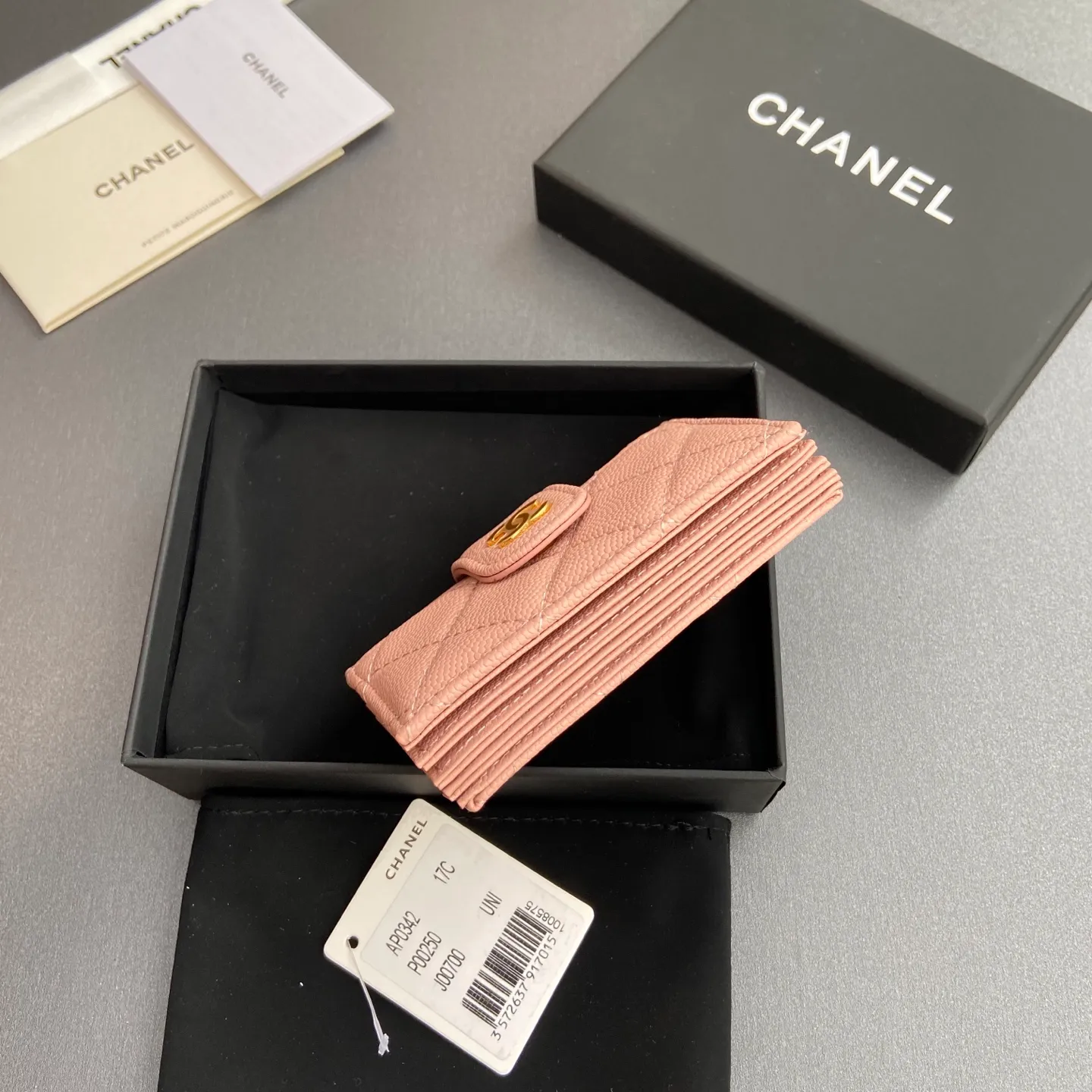 [Special grade hardware original leather] ¥400 Small fragrant organ multi-card slot card holder series with iconic metal logo Gold-toned metal hardware, exclusive Italian imported leather 6 card slots No.: 0342 Pink fine ball pattern gold steel mark Size: w10×h6×2cm